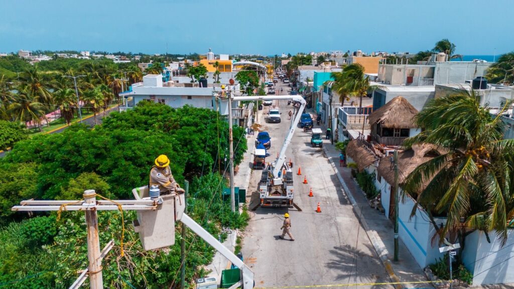 Reemplazan 45 postes de luz en mal estado en Isla Mujeres 1 18c48fff 1b1a 4fbb 9610 e05283369bd4 1