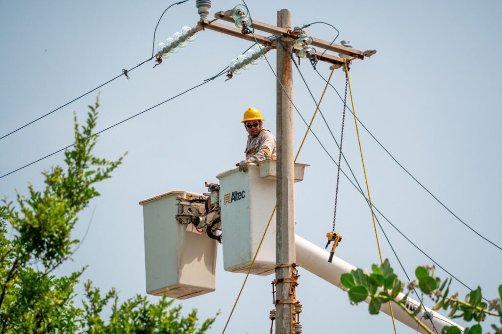 Reemplazan 45 postes de luz en mal estado en Isla Mujeres 2 cad83193 6568 4502 925e 314cb980f57e 1