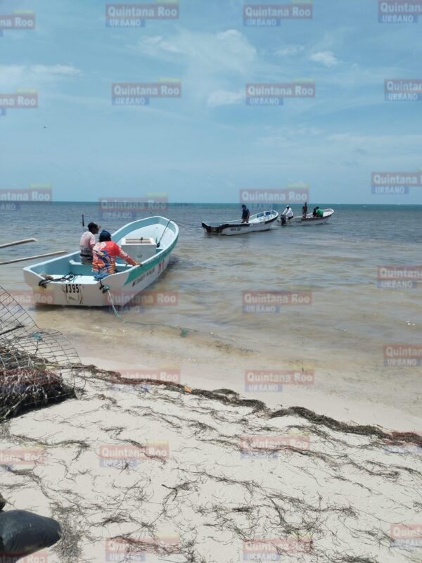 Pescadores de Punta Herrero resguardan sus embarcaciones en tierra firme para evacuar ante el riesgo del impacto del huracán Beryl 1 img 1647 1