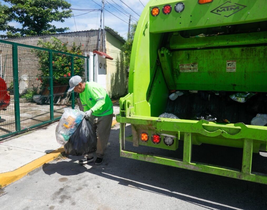 “No descansaremos hasta normalizar la recolección de basura en Solidaridad”: Estefanía Mercado 1 4ec0411e a519 4106 8568 6fb3fd2c1cba 1