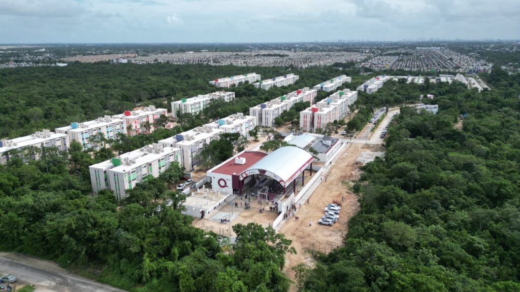 Cumple Mara Lezama y entrega domo ligero y aula equipada en la primaria “Ermilo Abreu Gómez”, de Paraíso Maya en Cancún 4 584c49d1 4547 47a1 aec9 a6f5b3006700 1