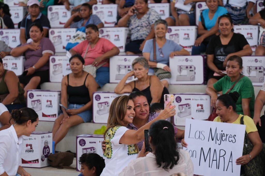 Entrega Mara Lezama más de 300 máquinas de coser para fomentar el autoempleo, la autonomía económica y el empoderamiento de mujeres quintanarroenses 2 f315e771 724a 4bdd bf0c 08b6aa4b2bd3 1