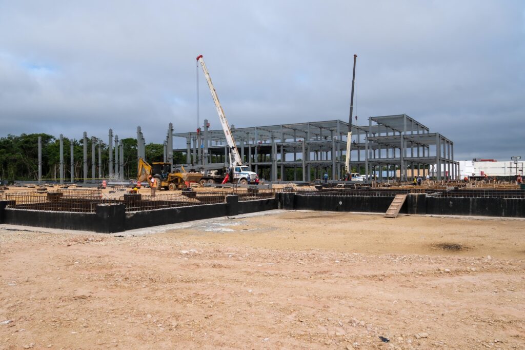 Supervisa Mara Lezama avances en la construcción del nuevo Hospital General de Chetumal 2 4f33ef93 61b8 4ac6 9cbd 5e95d7f56f98 1