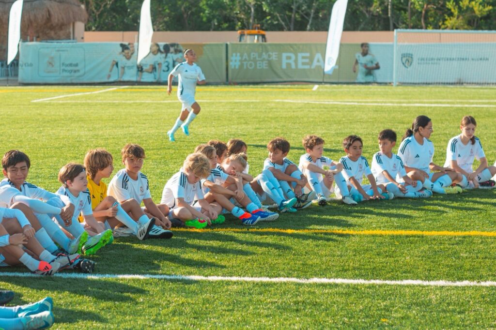 La Fundación del Real Madrid realiza jornada altruista en Tulum 3 741b4e77 ff51 42b6 93fc 173f8f80bea5 1