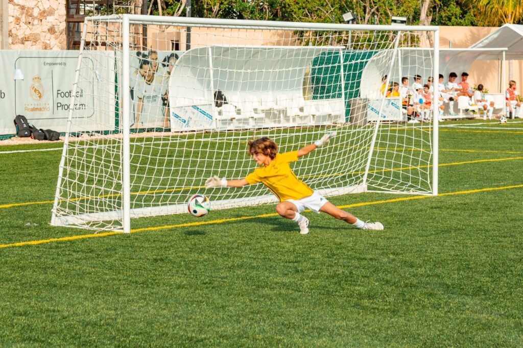 La Fundación del Real Madrid realiza jornada altruista en Tulum 1 97a7e8db dbe1 4493 8f61 9c6ef1b1c5c6 1