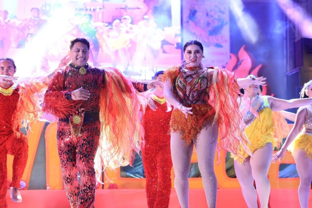 Isla Mujeres celebra con miles de asistentes la espectacular “Noche de Fuego” del Carnaval 2025 2 fa4c4217 160a 4a89 98b5 ff9c583c9262 1