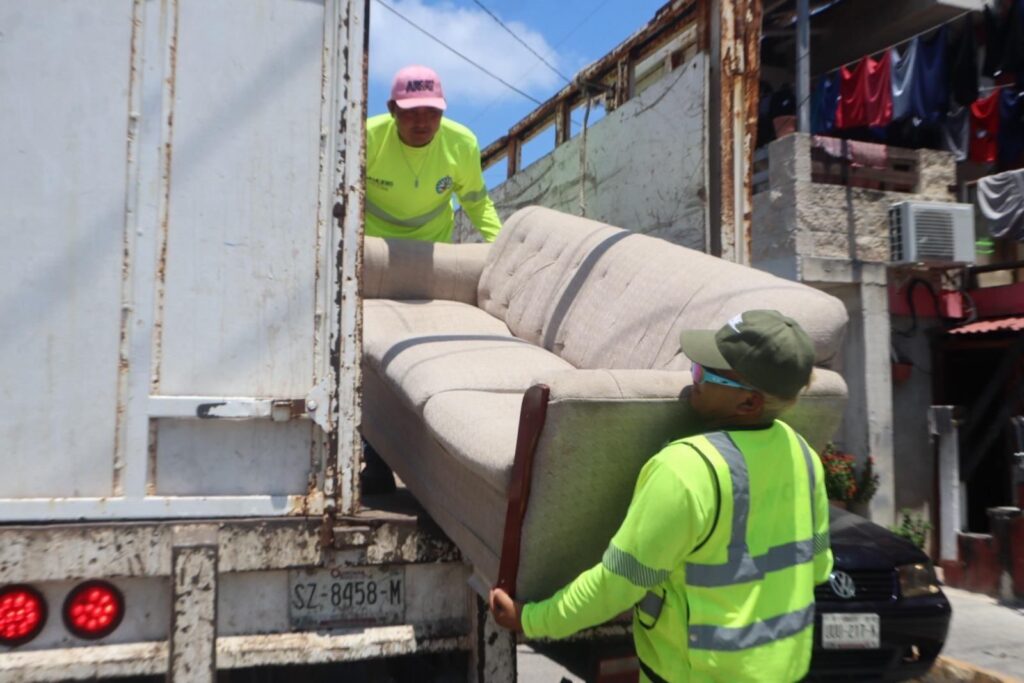 Gobierno Municipal refrenda su compromiso con el bienestar de las familias isleñas, a través del Programa Permanente de Descacharrización 1 293a95bd 1481 4b83 9d9b 8208c762cb0d 1