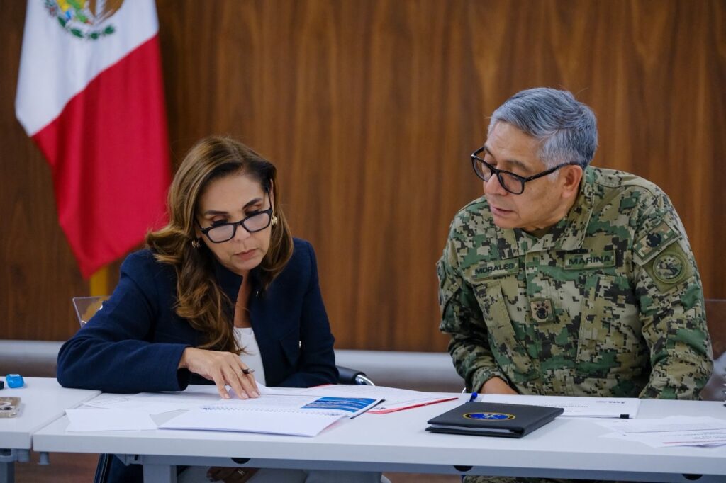 Recibe Mara Lezama al Almirante Raymundo Pedro Morales Ángeles, Secretario de Marina; revisan acciones aplicadas para la construcción de paz en Quintana Roo 3 8d172580 692c 4f28 9671 271008f60265 1