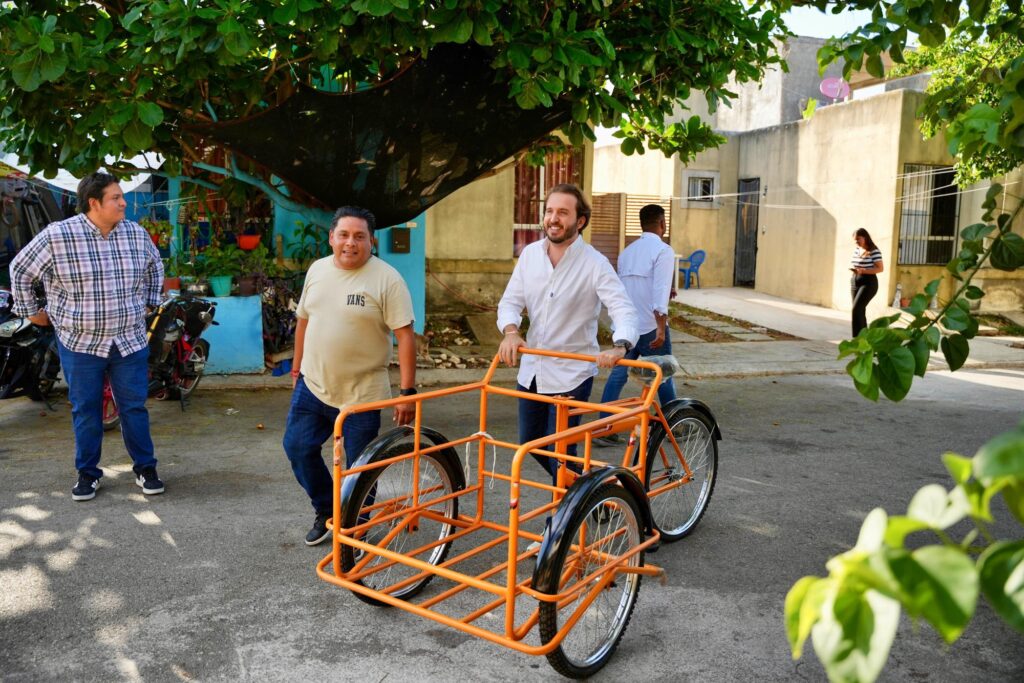 Fernando Muñoz continúa respaldando a mujeres trabajadoras en Playa del Carmen 1 d7b6846d d031 4438 b163 61d4a728de2a 1