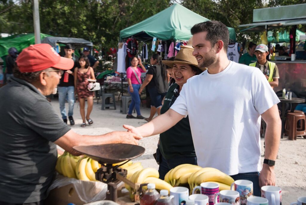 Atiende la Asamblea Bienestar para el Pueblo a más de mil 900 cancunenses en sus primeras ediciones: Pablo Bustamante 3 378e1cb4 d8bd 4306 bb61 9e6426a71f54 1
