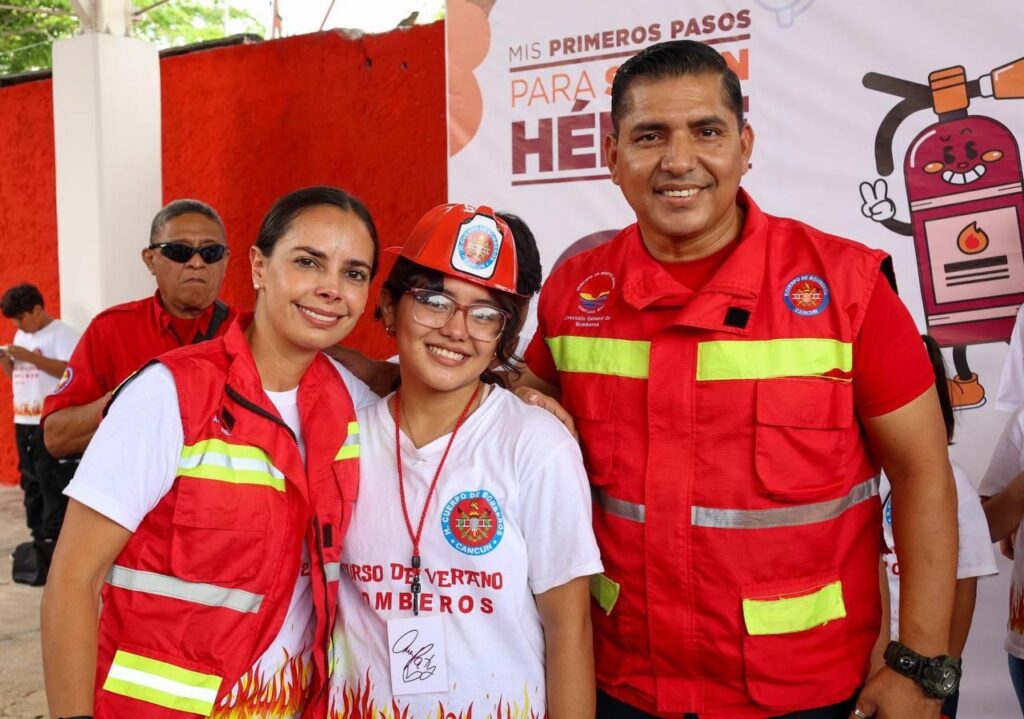 Comparte Ana Paty Peralta con niñas y niños en curso de verano de Bomberos 3 8e13143f 72c7 4496 9279 3ce7d78f7eaf