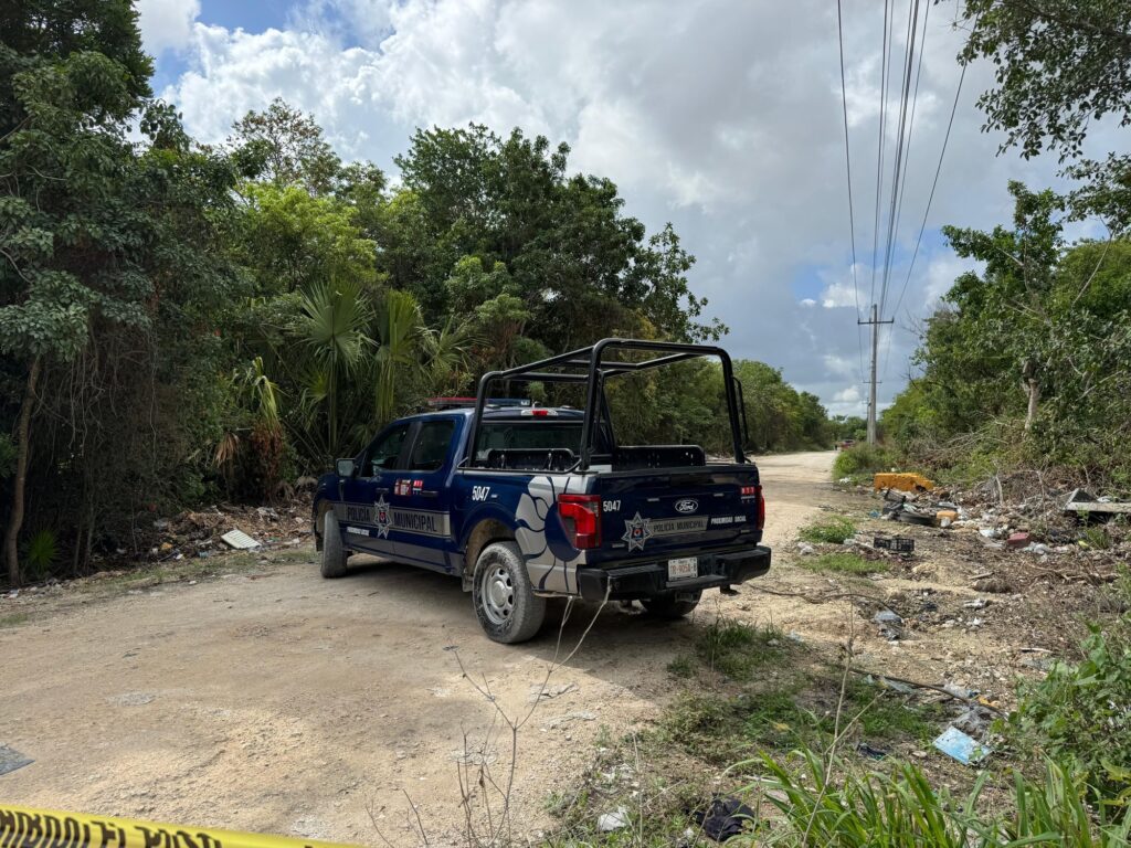 Hallan a un hombre asesinado en un camino de terracería de la Región 252 de Cancún 2 a53228ef fc93 489a 9c18 b410d13163ca 1