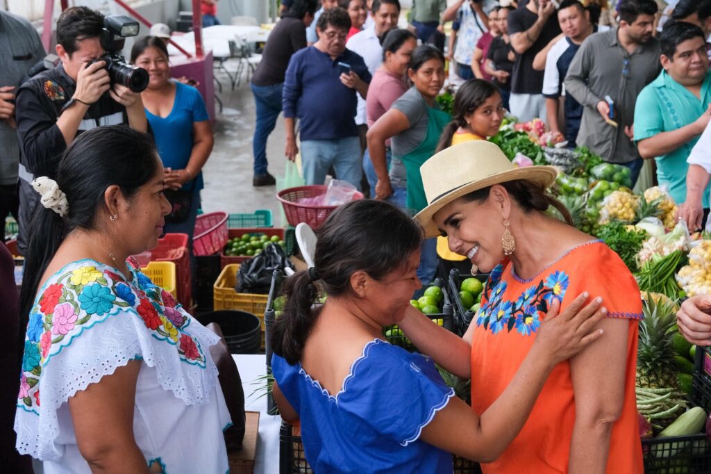Mara Lezama impulsa el “Mercado de la Prosperidad Compartida” en Tulum para fortalecer la economía de productores y artesanos de la zona Maya 3 a8f2488e c3a3 48d5 b5a9 7da8c93120ea