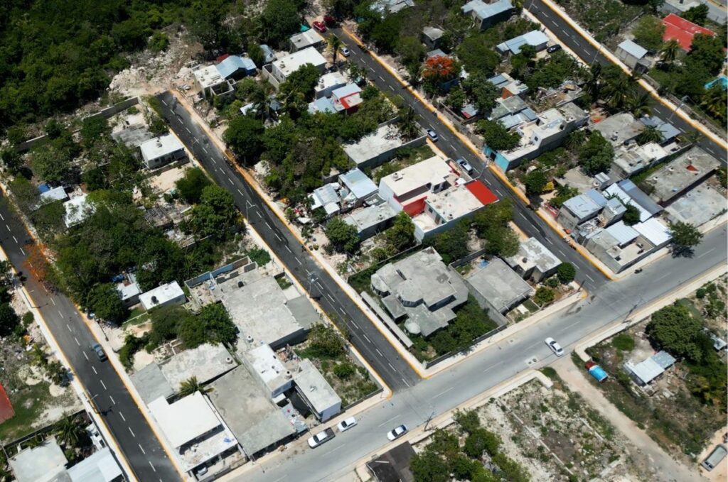Atenea Gómez Ricalde supervisa avances en obras transformadoras en la colonia La Loma 2 c1bf16d3 51ac 4bb7 b7d0 f528db191579 1