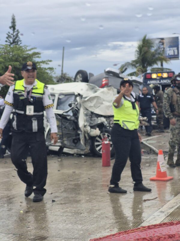 Trágico accidente en el bulevar Colosio deja cinco personas muertas y varios lesionados 1 img 20250916 wa01645684086130647649979