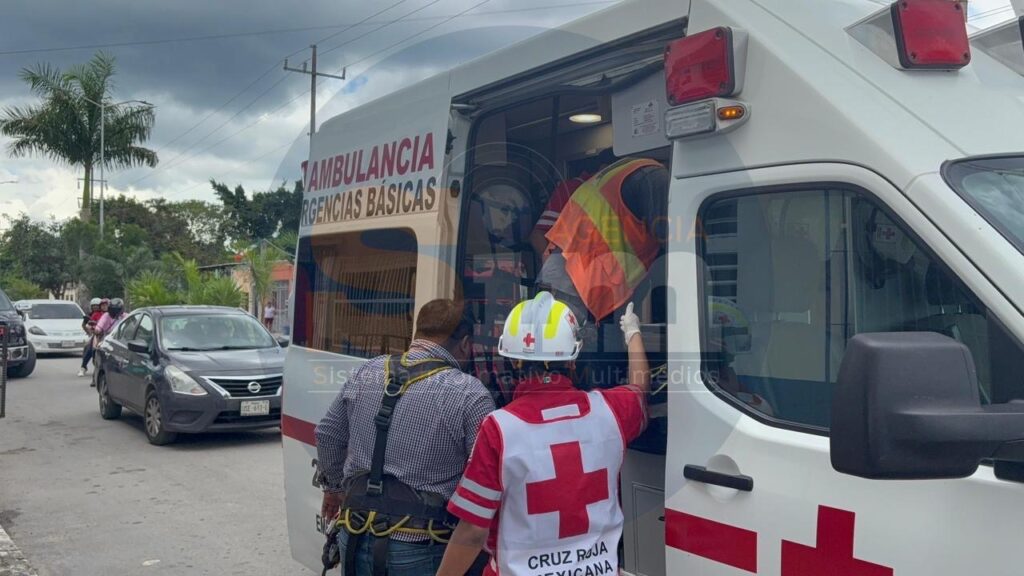 Cae cámara de la SSC y lesiona a un trabajador en Felipe Carrillo Puerto 2 89812f65 4687 401d a96b 22469a0b59d3