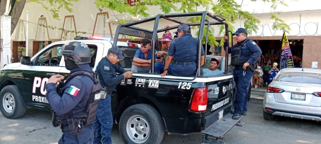 Capturan a tres sujetos por presunto robo en el mercado de Chetumal 2 9c7f6035 4d1b 41e3 8095 5a5ac487c45c 1