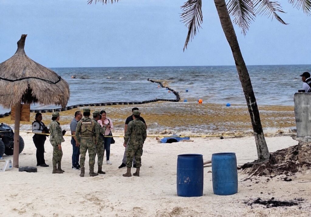 Hallan a un hombre sin vida flotando cerca del Muelle Fiscal de Playa del Carmen 1 2655152c 0f36 4194 b292 4d5b141f6ab9