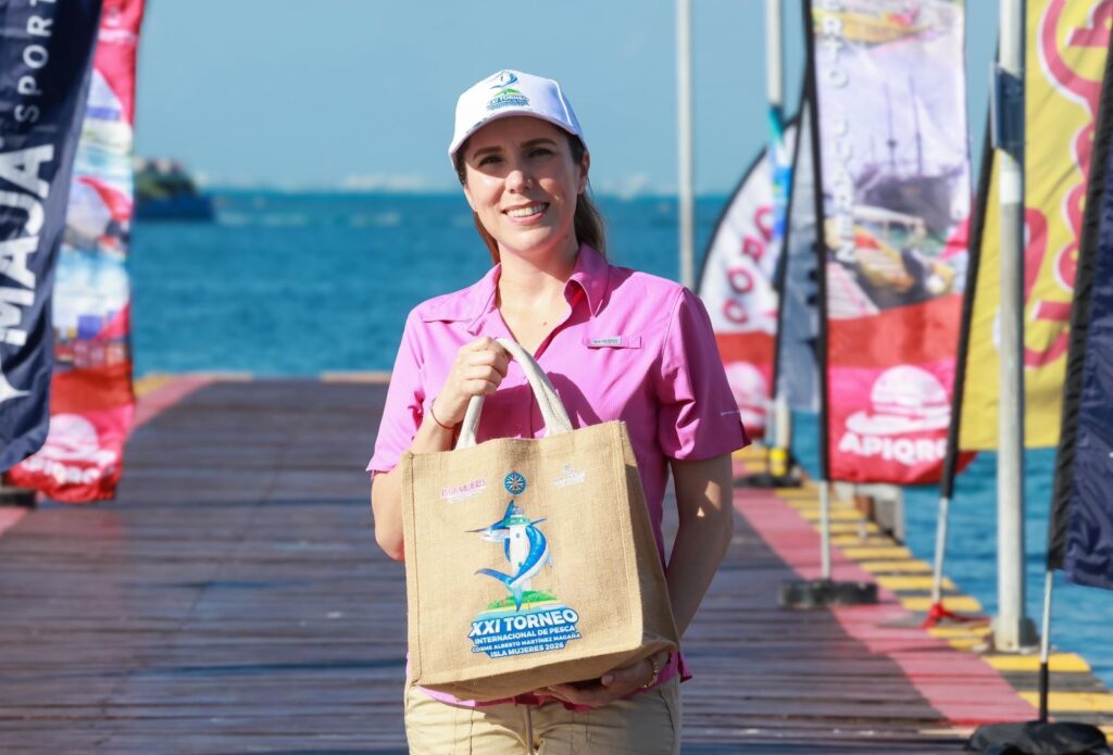 Atenea Gómez Ricalde da disparo de salida al XXI Torneo Internacional de Pesca “Cosme Alberto Martínez Magaña” 1 757e3bbd f43b 44e4 8d93 ab9a73581ea1