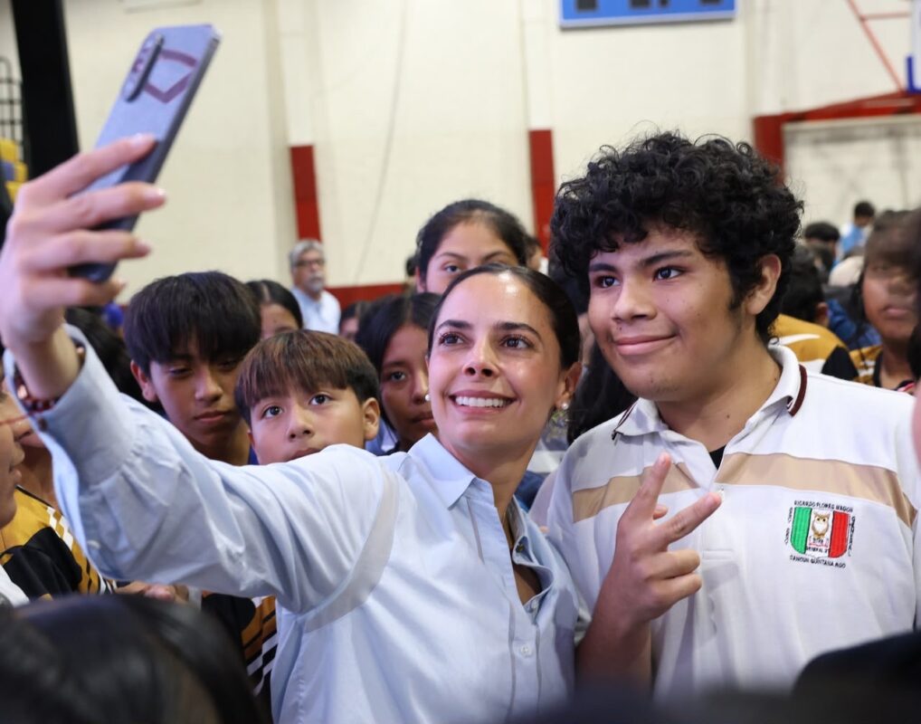 En Cancún y Quintana Roo tenemos la responsabilidad de proteger niñas, niños y adolescentes en todos los espacios, incluidos los digitales: Ana Paty Peralta 1 231ff680 cc43 4fc4 93bb f2eed3a3ac33