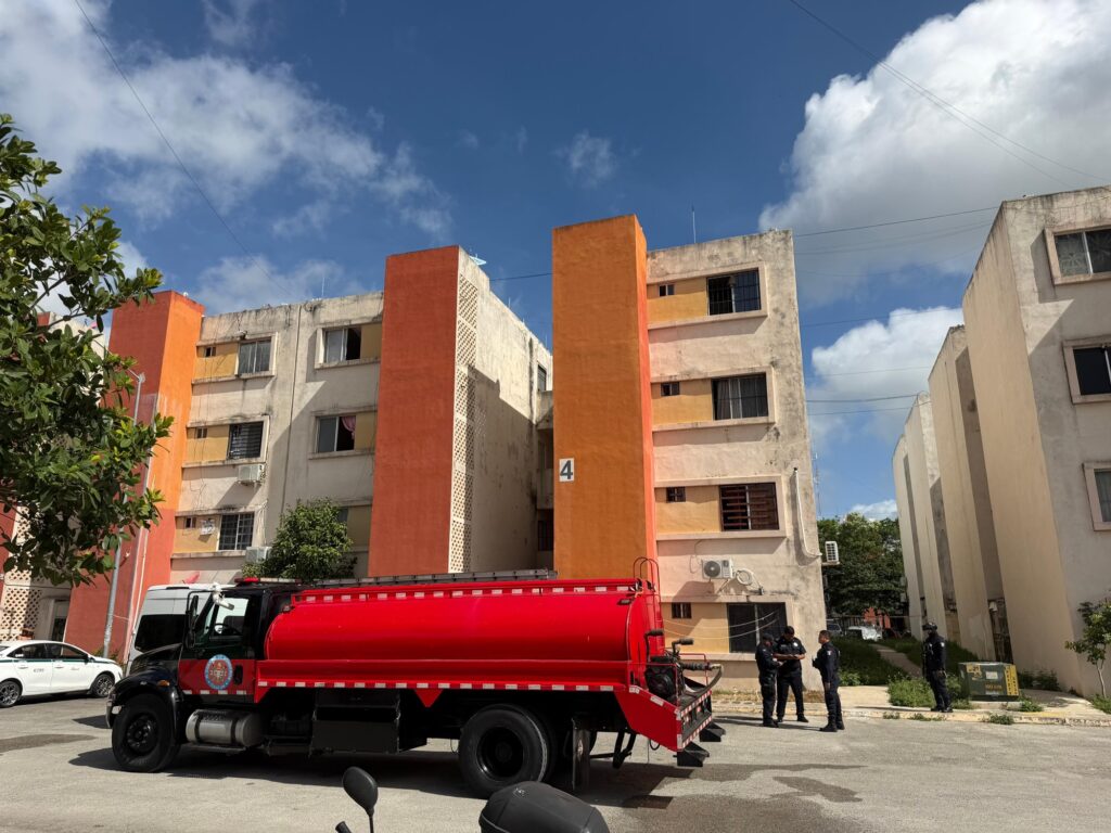 Incendio en departamento de Paseos Nicté deja una persona lesionada en Cancún 2 49f36f6a 826b 4d3a b0e5 a17d55ea5086