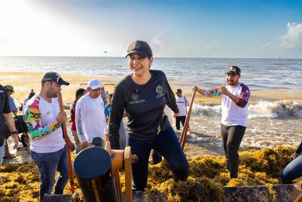 Más de 2 mil personas acompañan a Estefanía Mercado en mega brigada de limpieza de playas para hacer frente al sargazo 1 85d45b61 70b7 4ed9 95dc bd0f5f72153b