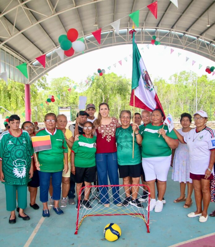 Atenea celebra con una convivencia futbolera a los papitos de la Casa del Adulto Mayor de Ciudad Mujeres 2 a42aa9a5 72b0 4058 9dfb 0b2ff0df89e9