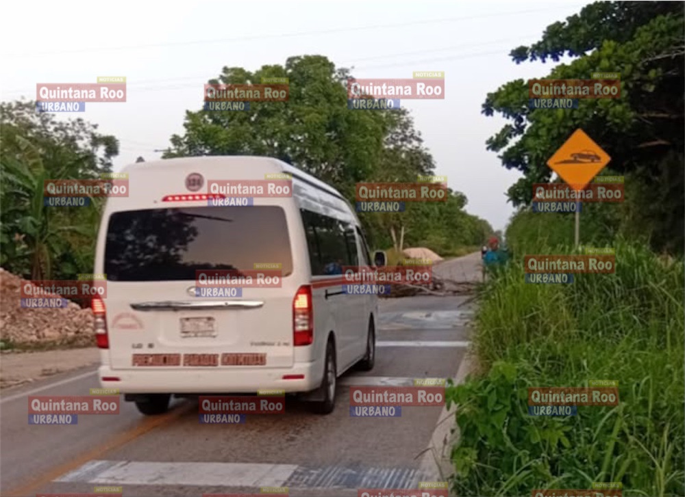 La paciencia se agotó: comunidades de la zona maya bloquean carretera federal por constantes fallos de la eléctrica 1 img 1908