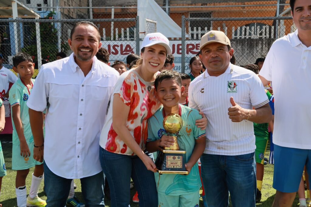 Gobierno de Isla Mujeres celebra con éxito la gran final del Mundialito Isleño Infantil 2026 2 01fcc093 c251 4145 a292 4f7c06490aee