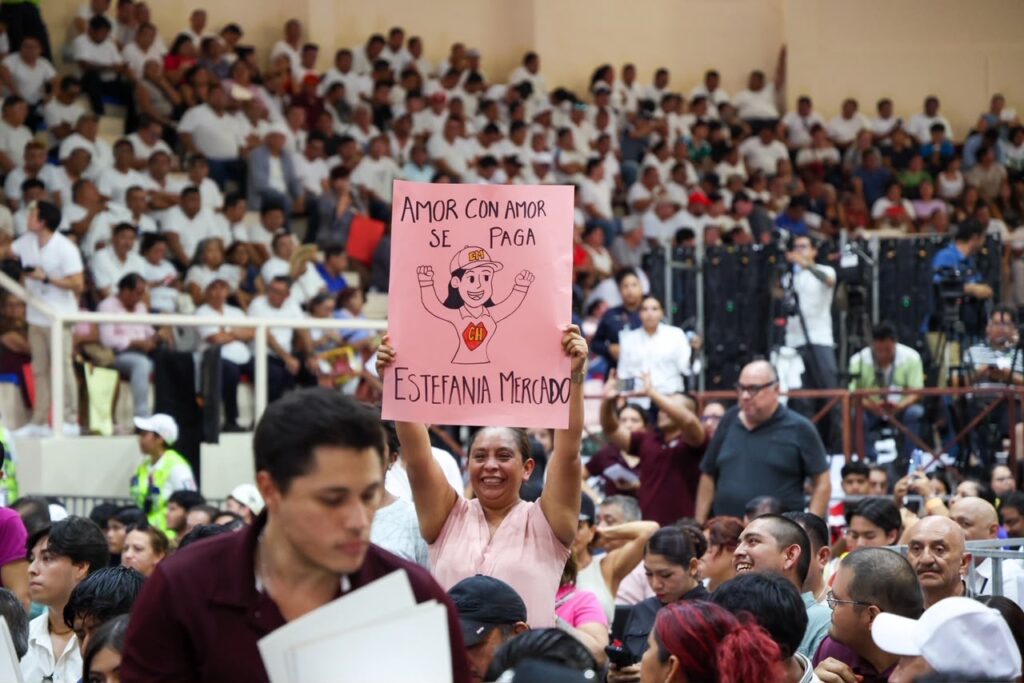Estefanía Mercado acompaña a Claudia Sheinbaum y Mara Lezama en la entrega histórica de títulos de propiedad para familias de la Colosio 3 15c7d480 f298 4e4d ae4f 7253d70f3a29