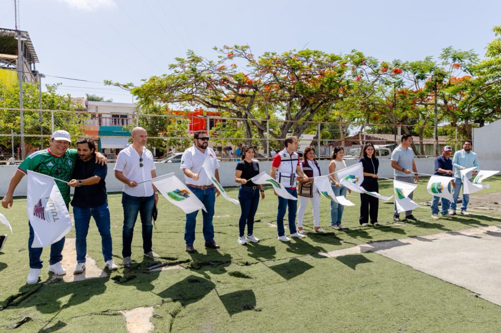 Diego Castañón Trejo rehabilita cancha de futbol rápido del centro para fortalecer el deporte y la convivencia en Tulum 1 8bab88ef 2a8a 4bc0 9ed1 7d27a13f2603
