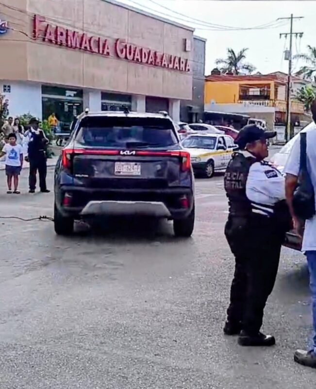 Aparatoso choque entre dos camionetas termina en volcadura en Chetumal 2 8d5f5463 9e2b 418d 80f7 46d5a08b7bf1
