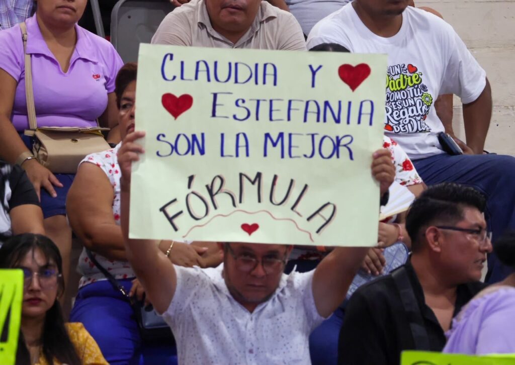 Estefanía Mercado acompaña a Claudia Sheinbaum y Mara Lezama en la entrega histórica de títulos de propiedad para familias de la Colosio 4 ddf1348f a4bb 415d 9f89 1e42c6e3356b