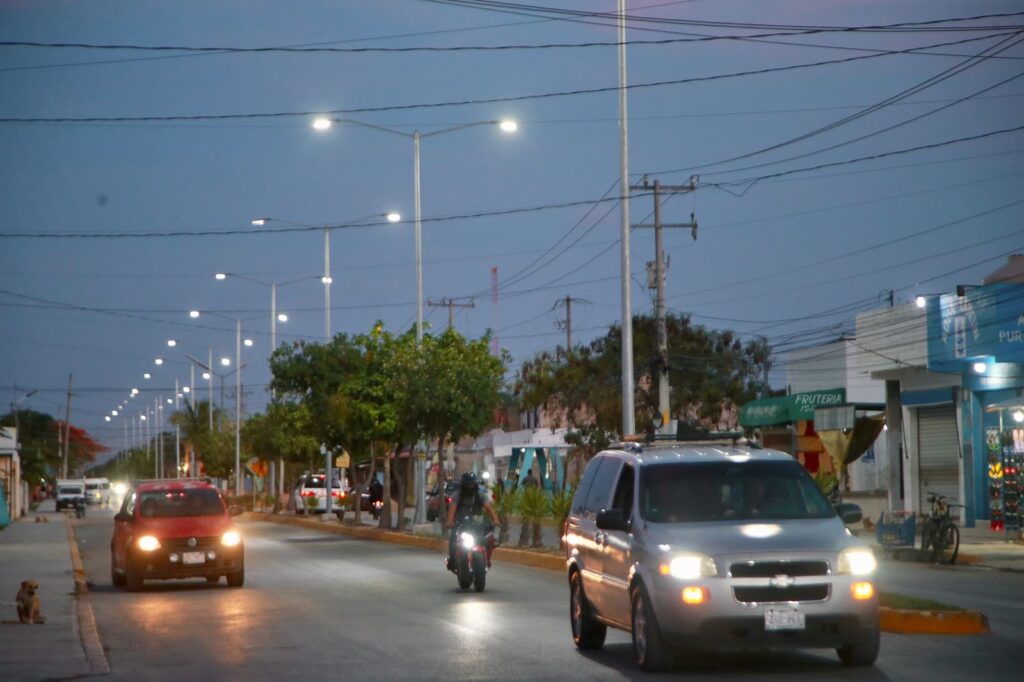 Atenea Gómez Ricalde transforma la avenida Rancho Viejo con nuevo alumbrado público 1 03f53b83 f696 4c84 a16a 08cc13c05fde