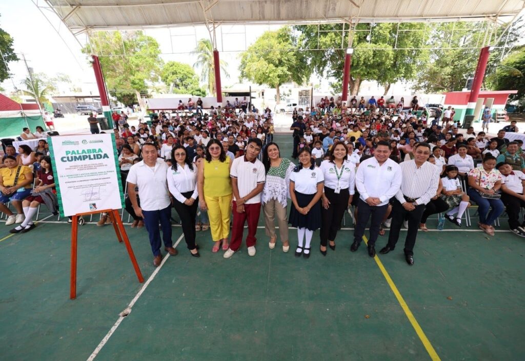 Con entrega de becas hacemos de la excelencia educativa una política públicamente permanente, palabra cumplida: Blanca Merari 1 2BAA954A 4F09 4E05 AAED F19639DDEFD6