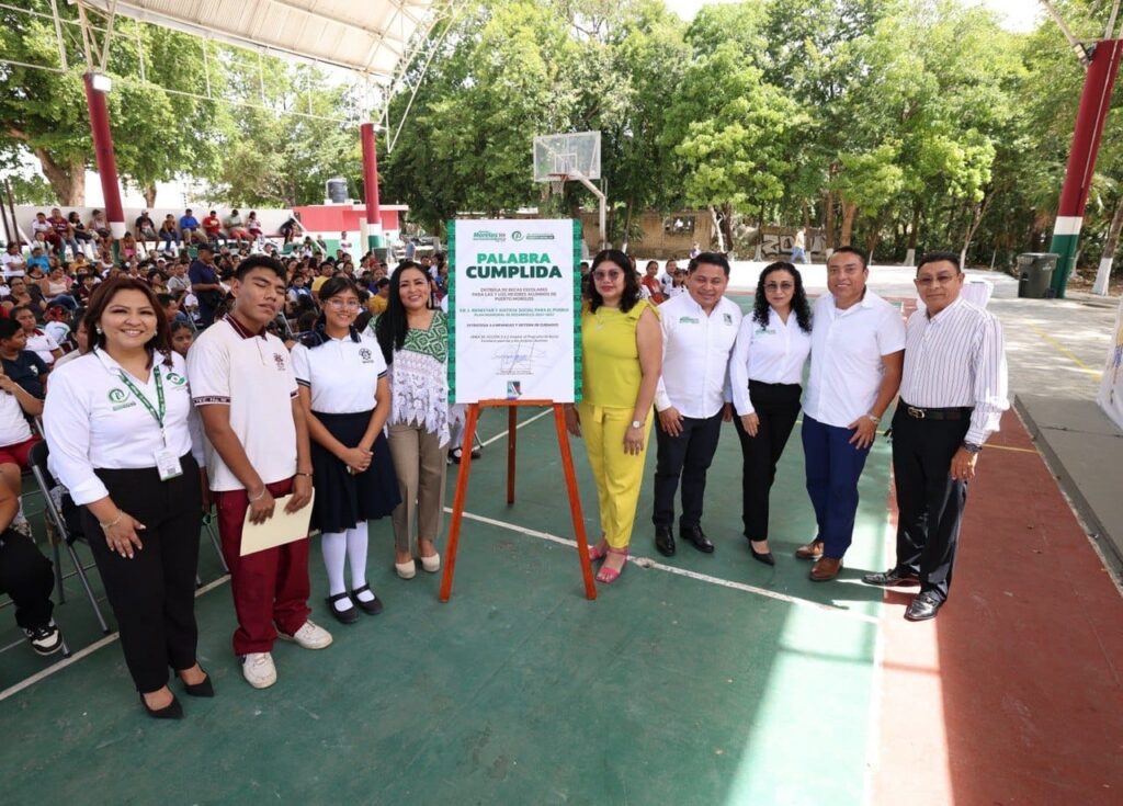 Con entrega de becas hacemos de la excelencia educativa una política públicamente permanente, palabra cumplida: Blanca Merari 3 2D4DB01F 378A 4767 8880 B54294942E3A