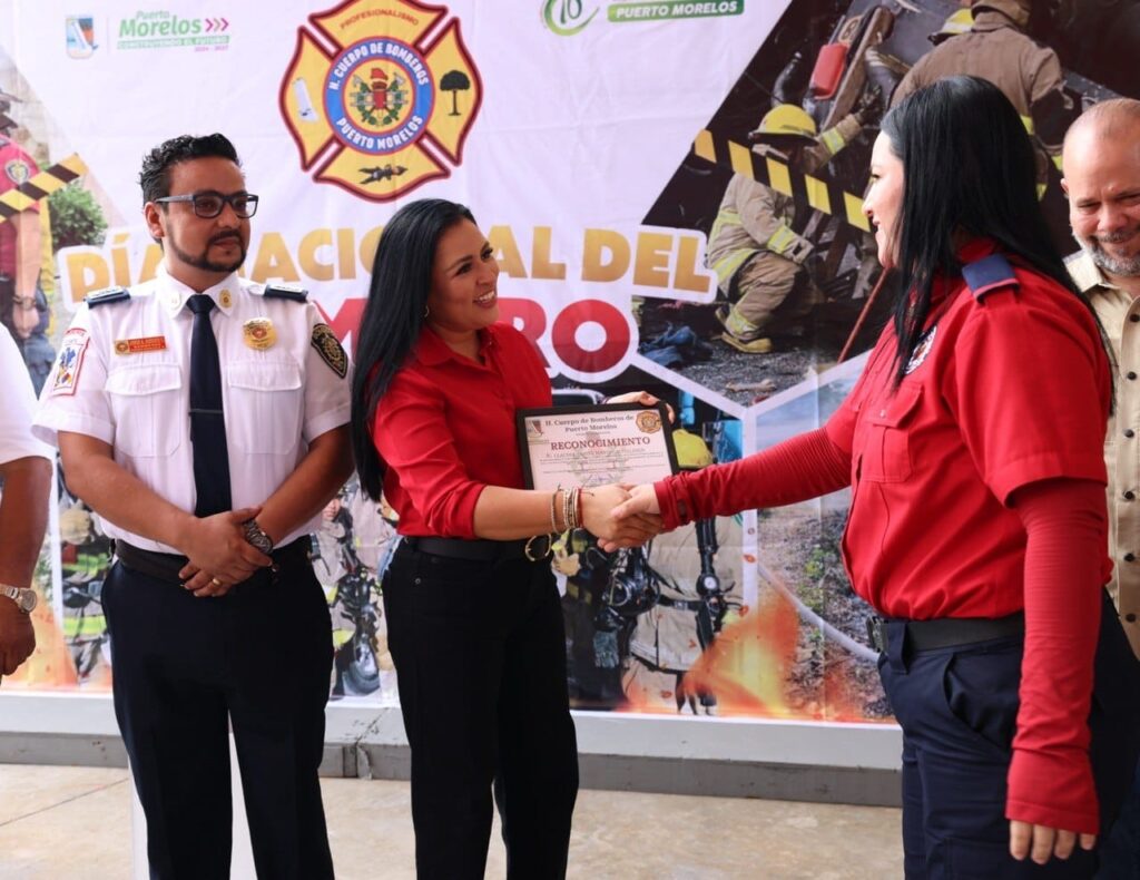 Reconoce Blanca Merari la valentía y entrega de los bomberos de Puerto Morelos 4 425d7048 23e5 4b92 915d 139d2ca8712d