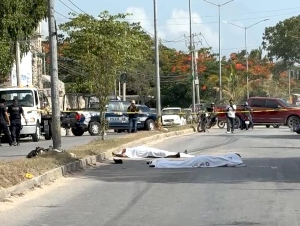 Pareja en moto derrapa y pierde la vida en la avenida Rancho Viejo de Cancún 1 5BFE9534 F2D2 4282 B1A5 D15C5AC29F11