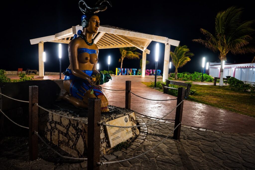 Gobierno de Isla Mujeres concluye instalación de nuevas luminarias en Punta Sur 2 5CBE876B D3C3 40D1 A5C6 80102A26AFBE