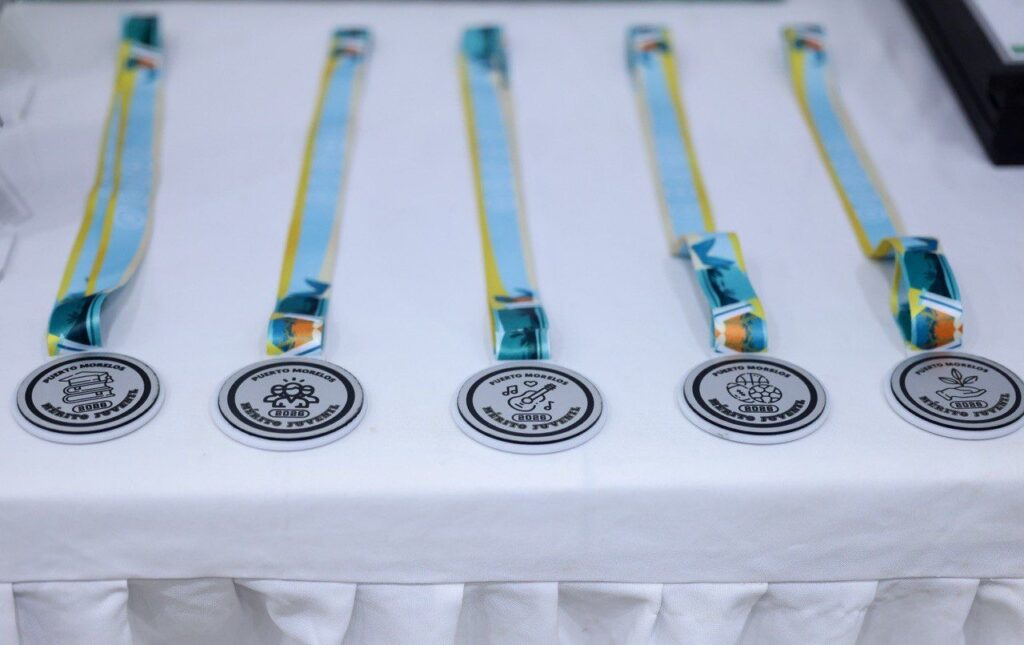 Entregan la medalla al mérito juvenil 2026 de Puerto Morelos 3 b73a24b5 d195 4657 9cbb 4a9cc89d9628