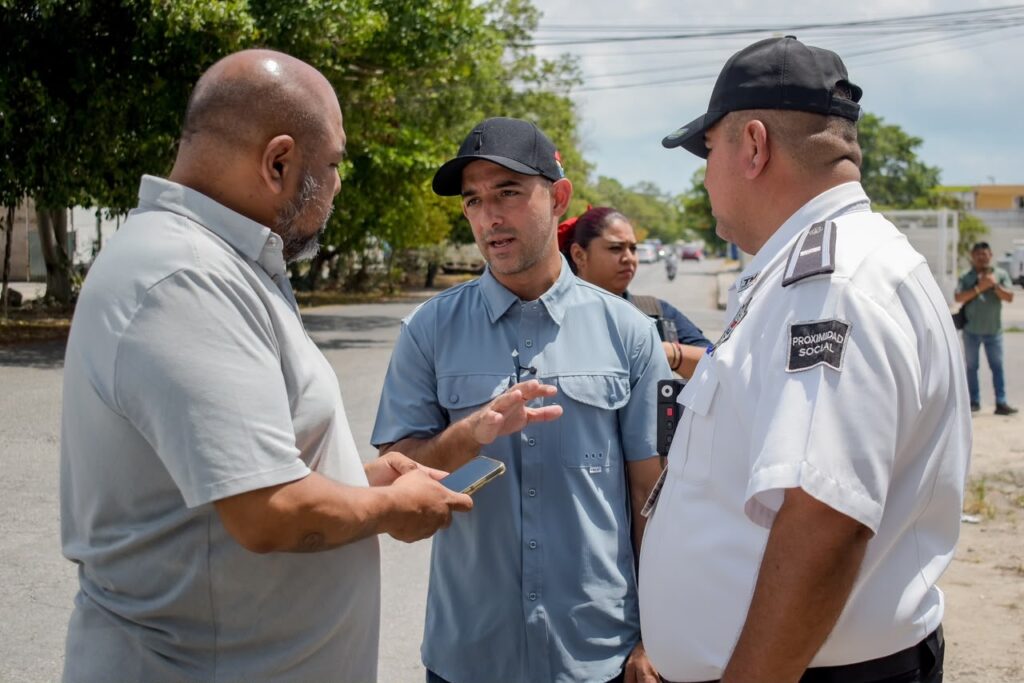 Pablo Gutiérrez encabeza operativo para retirar vehículos abandonados de la avenida Chichén Itzá 1 b9299d53 fc55 4744 8426 4d45388670b5