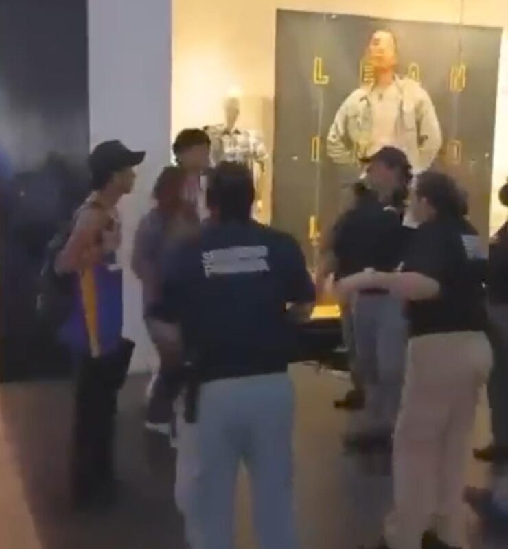 Guardias golpean e intentan someter a jóvenes en Plaza Las Américas de Cancún 1 bab8c9c1 03f7 480b 9390 69a73bf388d0