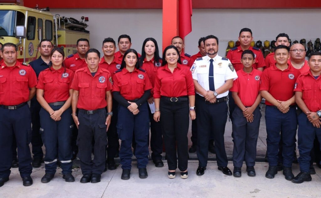 Reconoce Blanca Merari la valentía y entrega de los bomberos de Puerto Morelos 3 db7fb34c 5740 4c95 94a1 000502b53ff8
