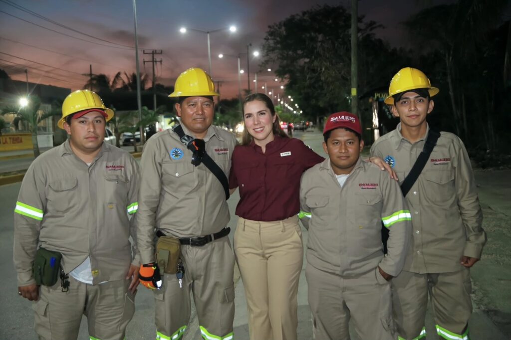 Atenea Gómez Ricalde transforma la avenida Rancho Viejo con nuevo alumbrado público 2 e4e0fa49 ed35 473f b937 8bd502004945