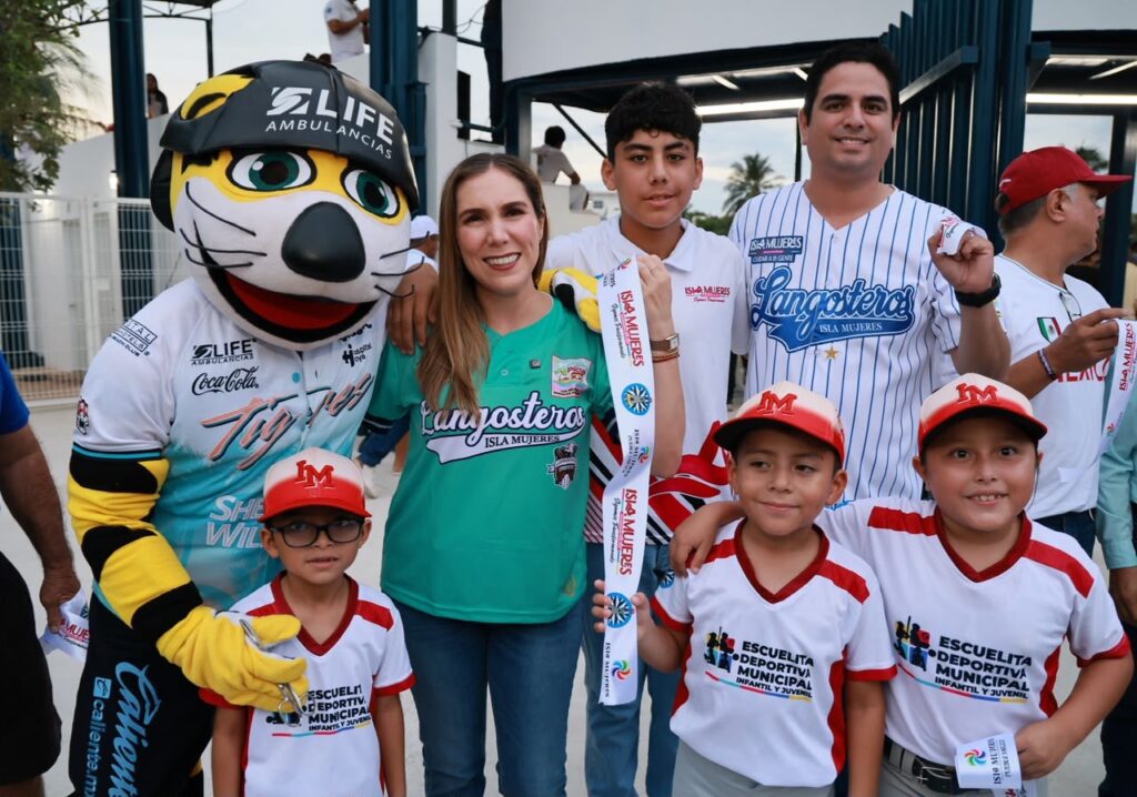 Atenea Gómez Ricalde inaugura en Isla Mujeres el primer campo de béisbol infantil de todo Quintana Roo 1 78D83F59 3A16 4355 B452 8DDAD1E10947