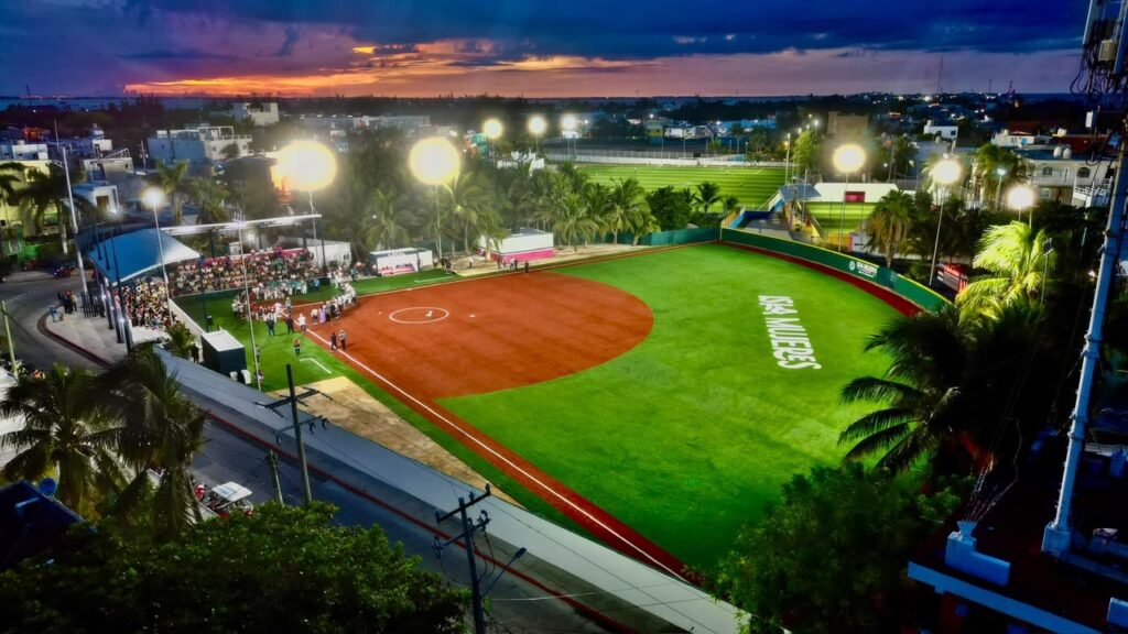 Atenea Gómez Ricalde inaugura en Isla Mujeres el primer campo de béisbol infantil de todo Quintana Roo 2 CBE8BEEB 4A09 49AD ACA5 618FDF61C38C