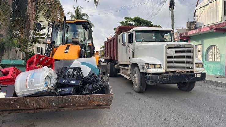 Evitan que 69 toneladas de cacharros terminen en calles de Playa del Carmen 2 D9DCAF81 3826 4317 B226 FDA9EEC2A48D