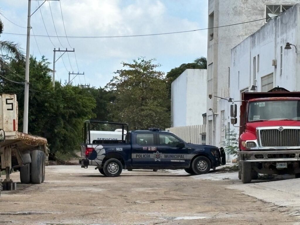Taxista es encontrado sin vida en su unidad en Alfredo V. Bonfil 3 FD6388EF D75D 4D17 AA25 568C3432BB32