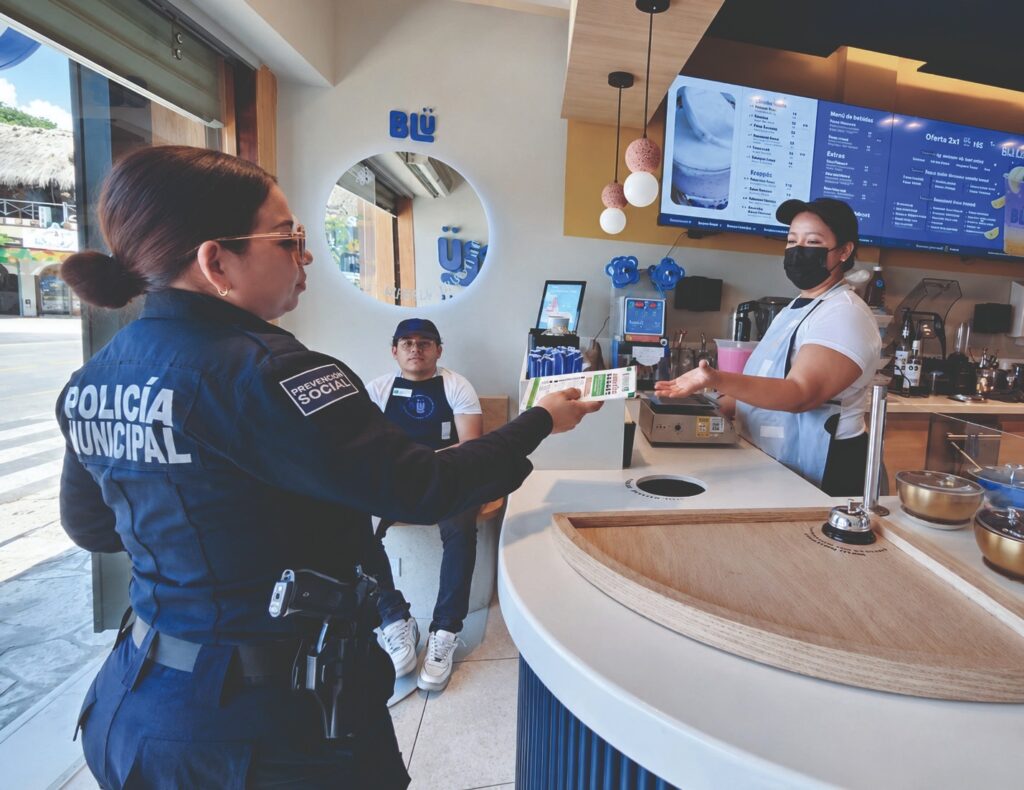 Fortalece Blanca Merari la seguridad de Puerto Morelos con más policías, patrullas y tecnología 4 edc1c8eb fe99 4204 9bff 04ecc9a5d2be