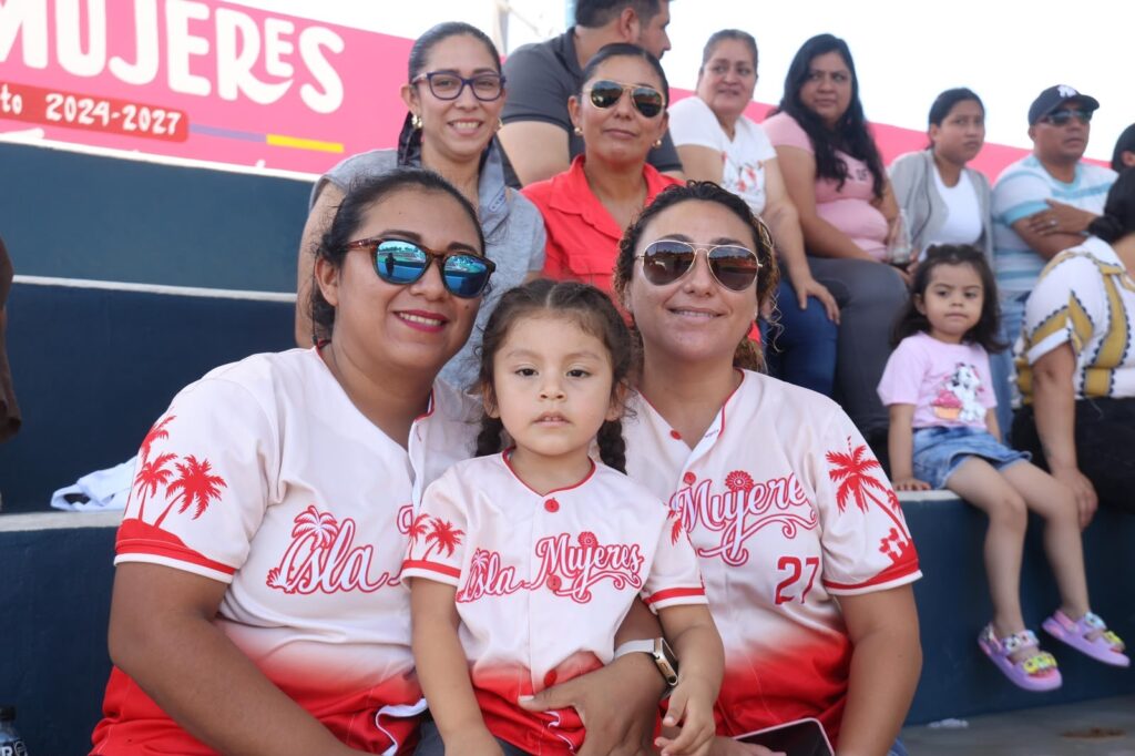 Gobierno Municipal fortalece el semillero de talentos del béisbol infantil en Isla Mujeres 3 0A3E90AF B9D5 453B 915E 13E00182DBF2
